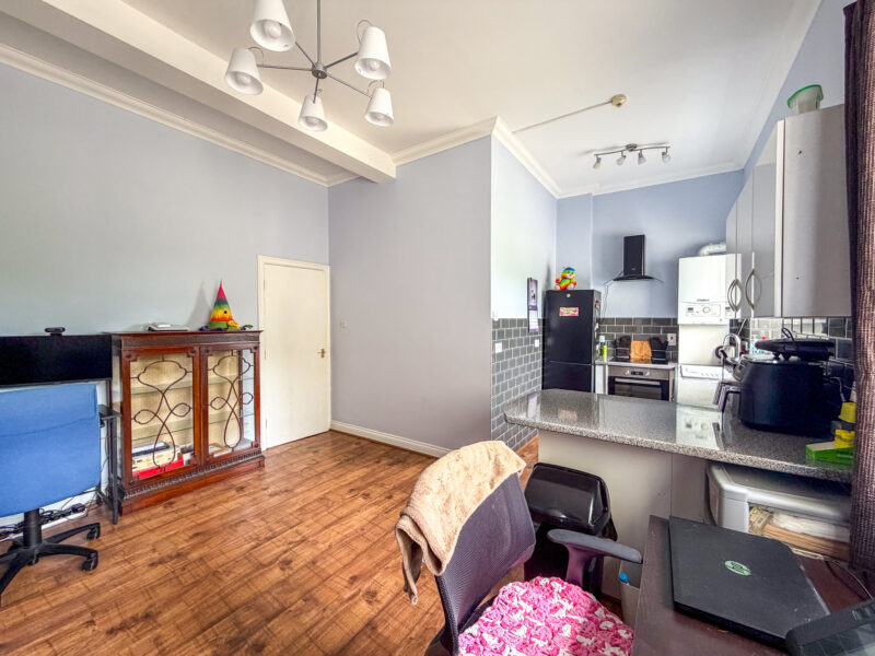 Apt 1, 16 Derby Square, Douglas, photograph 4