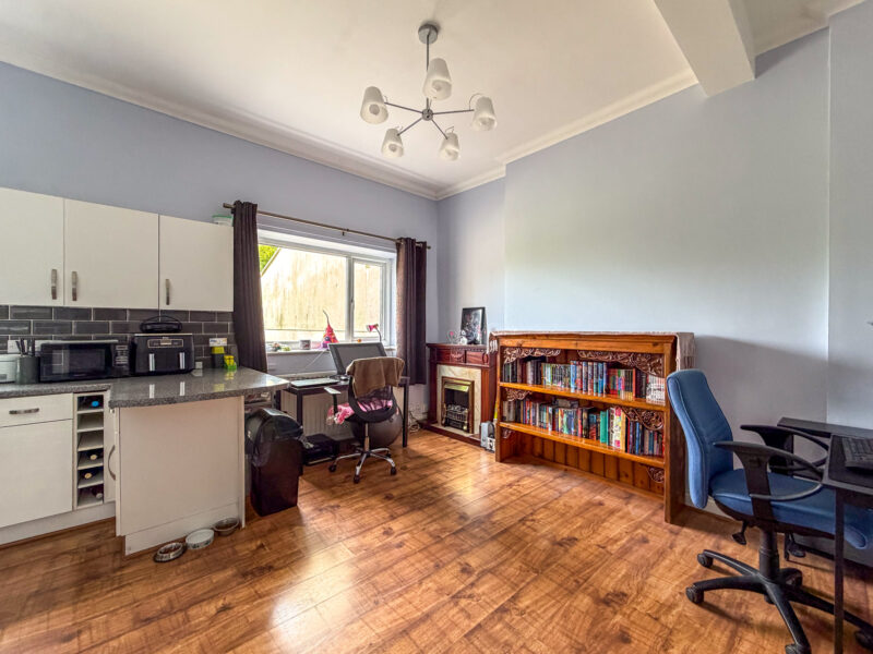 Apt 1, 16 Derby Square, Douglas, photograph 5