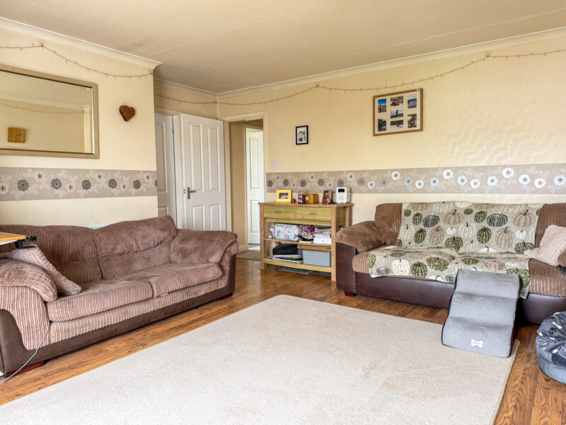 12 Bowness Crescent, Onchan, photograph 4