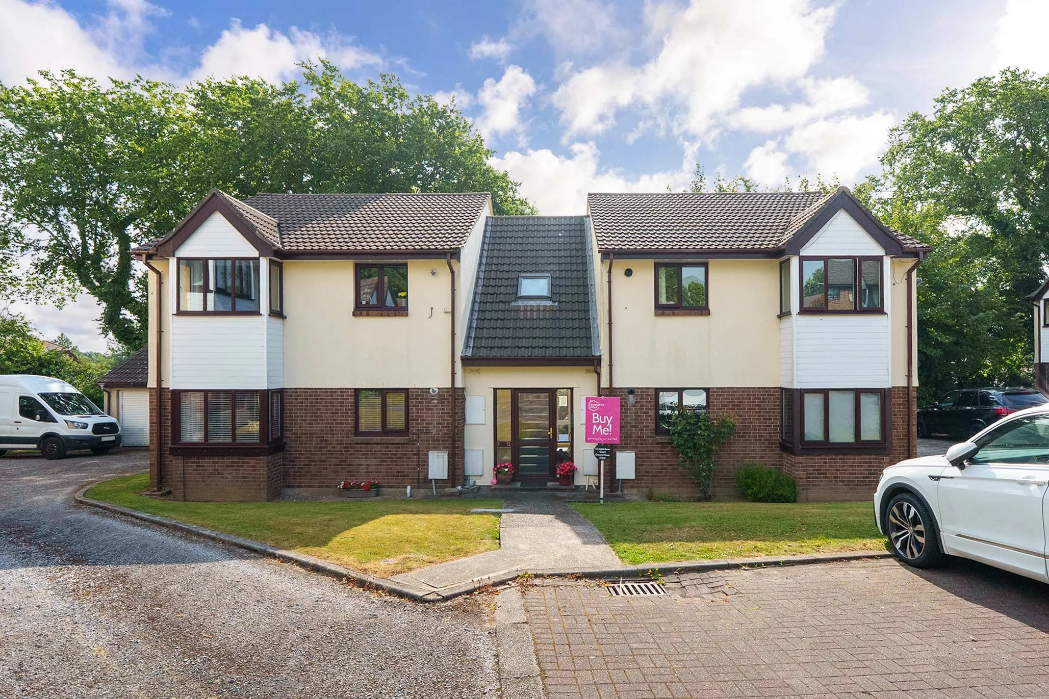 Beautifully Presented Ground Floor Apartment
