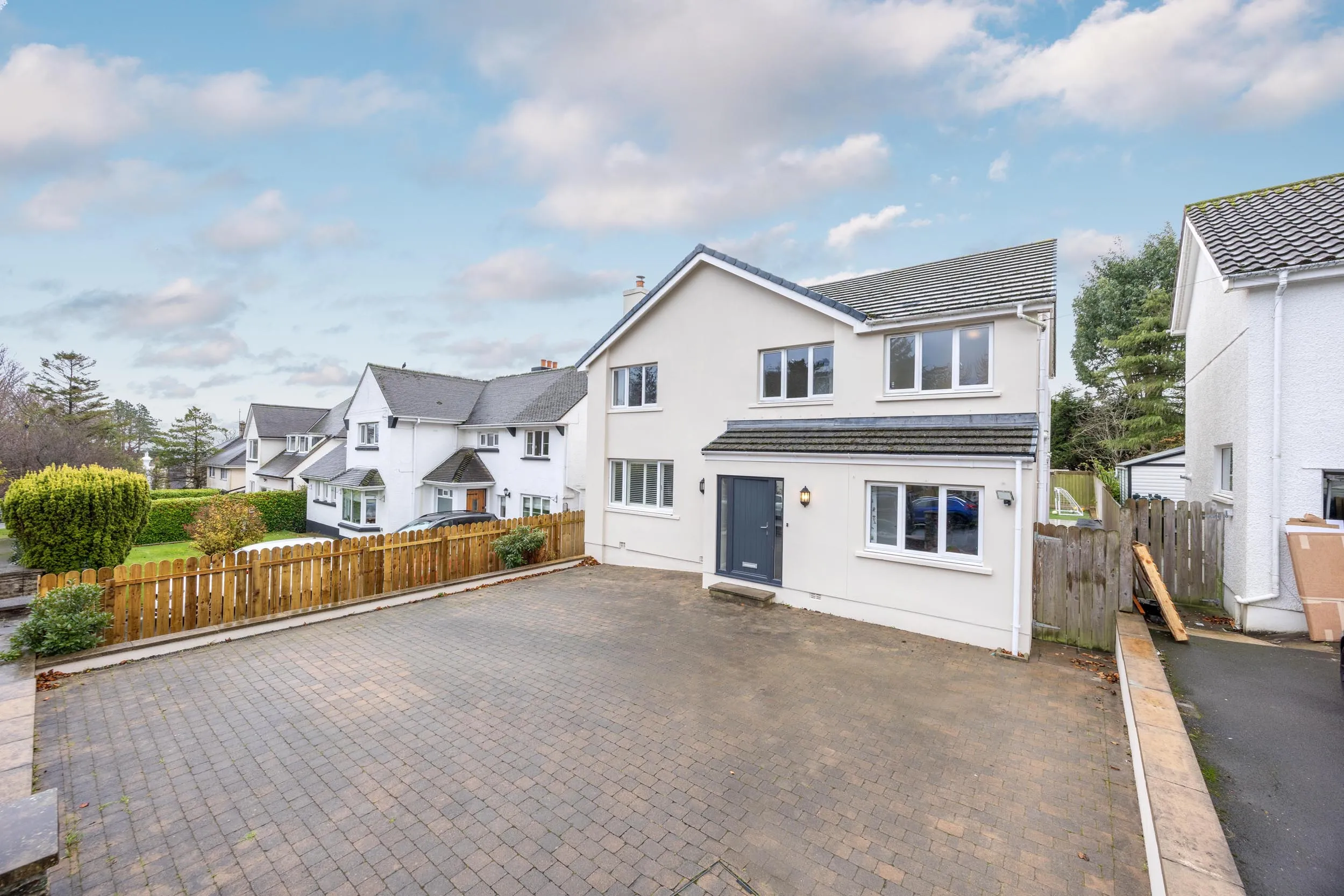 Family Living in a Sought After Cul-De-Sac