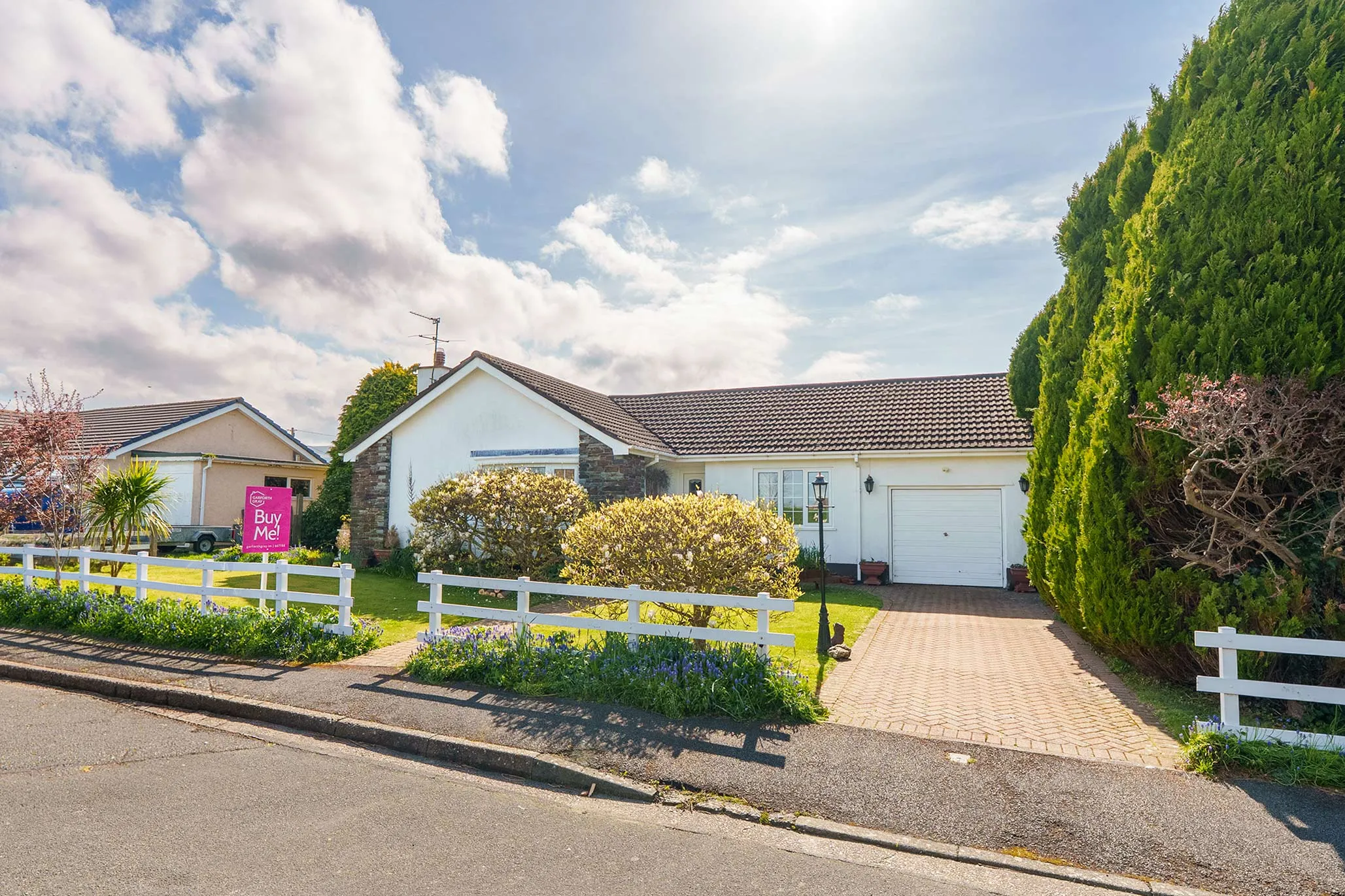Attractive Bungalow with No Onward Chain
