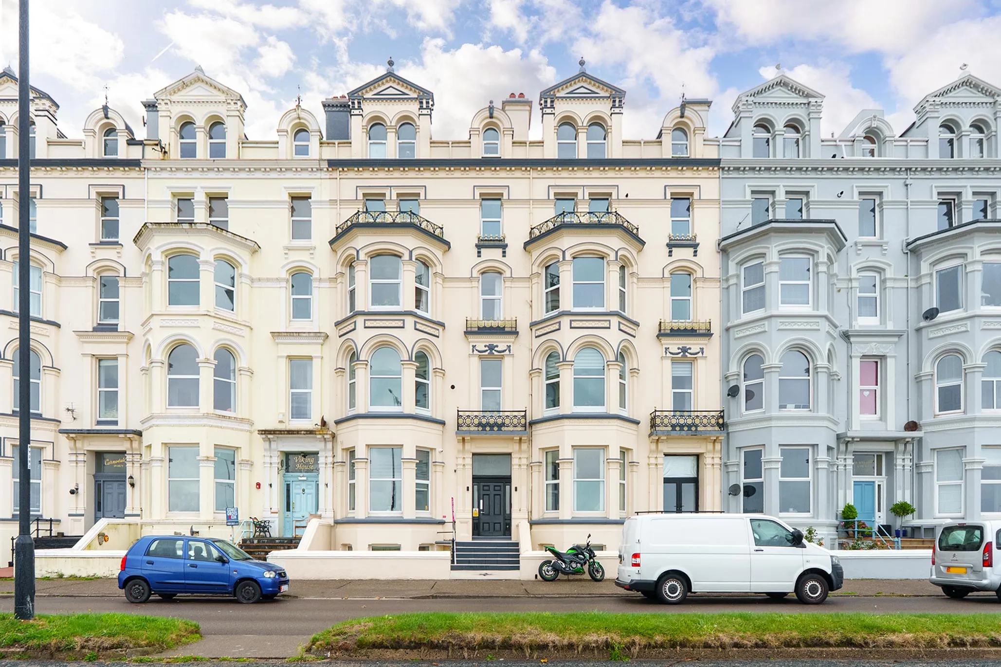Large Seafront Apartment with a Stunning Kitchen
