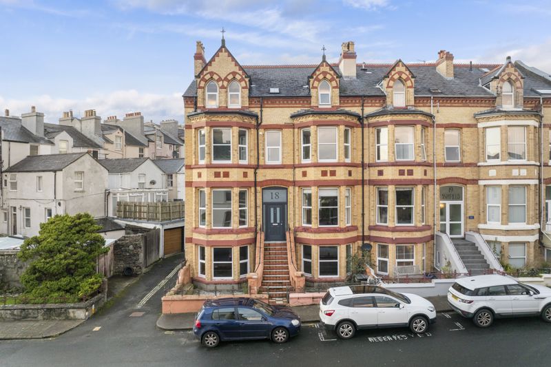 18 Hutchinson Square, Douglas
