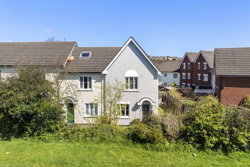 67 Lakeside Road, Douglas