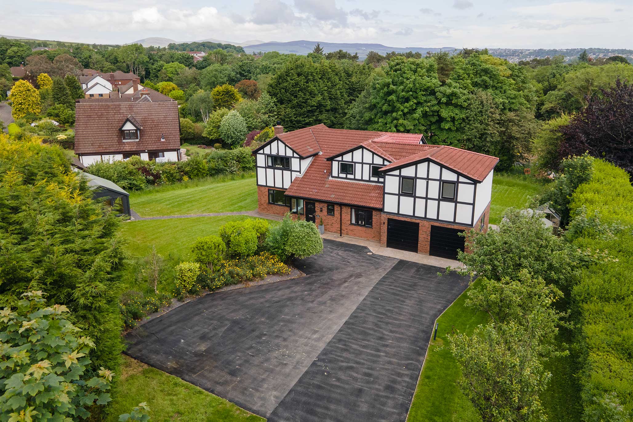 Large Family Home in a Parkland Style Setting
