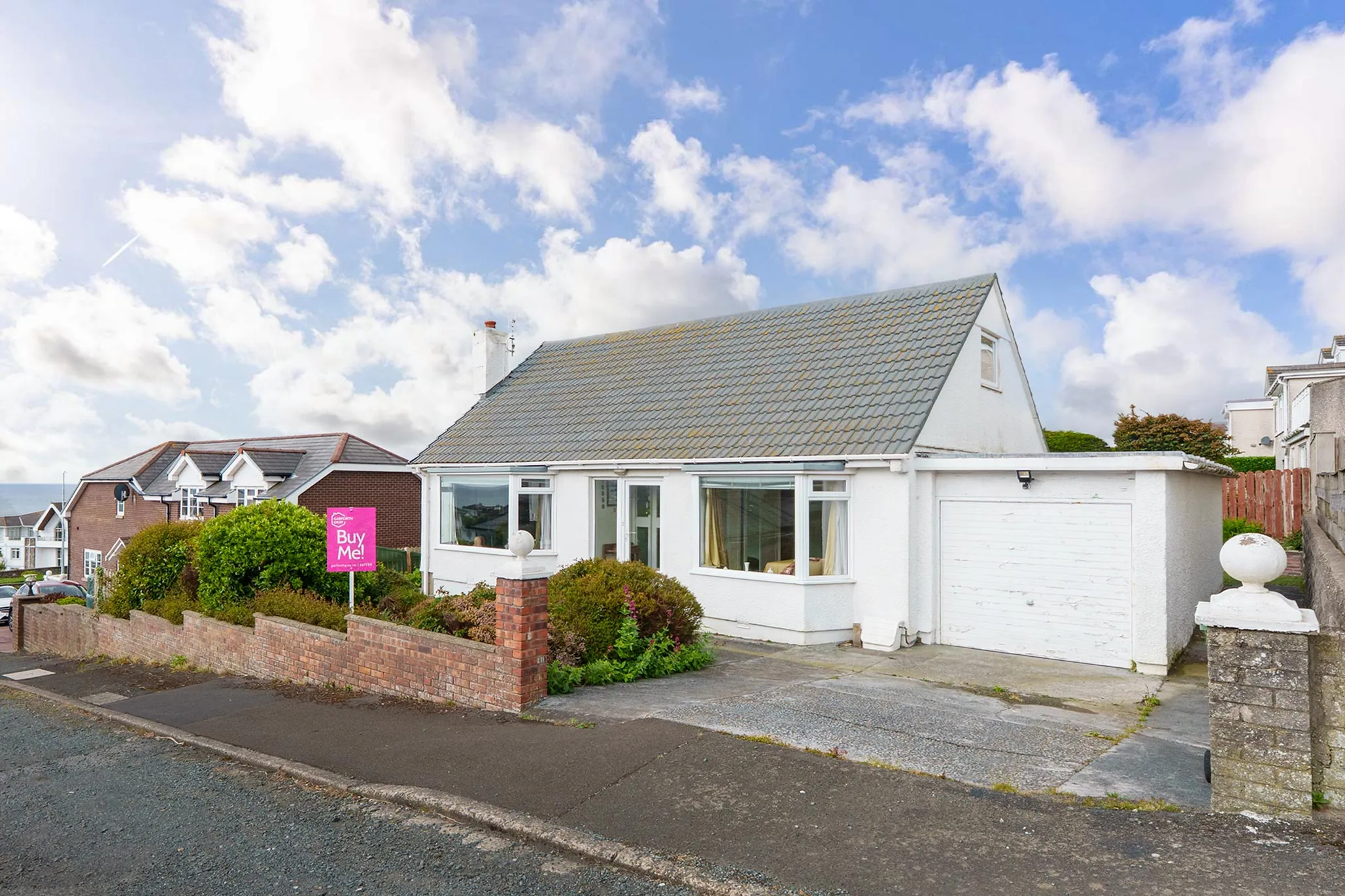 Highly Desirable Location with No Onward Chain
