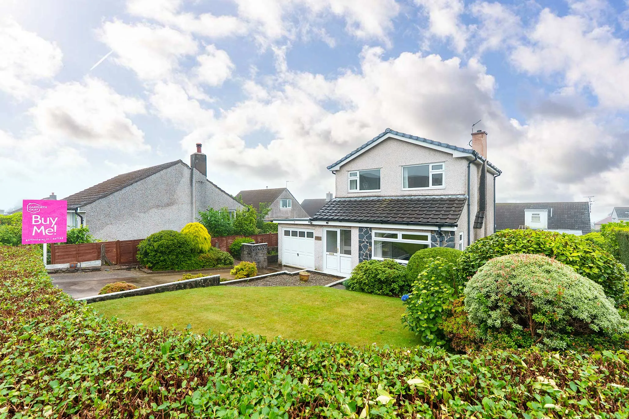 Spacious Detached Home with a South Facing Garden