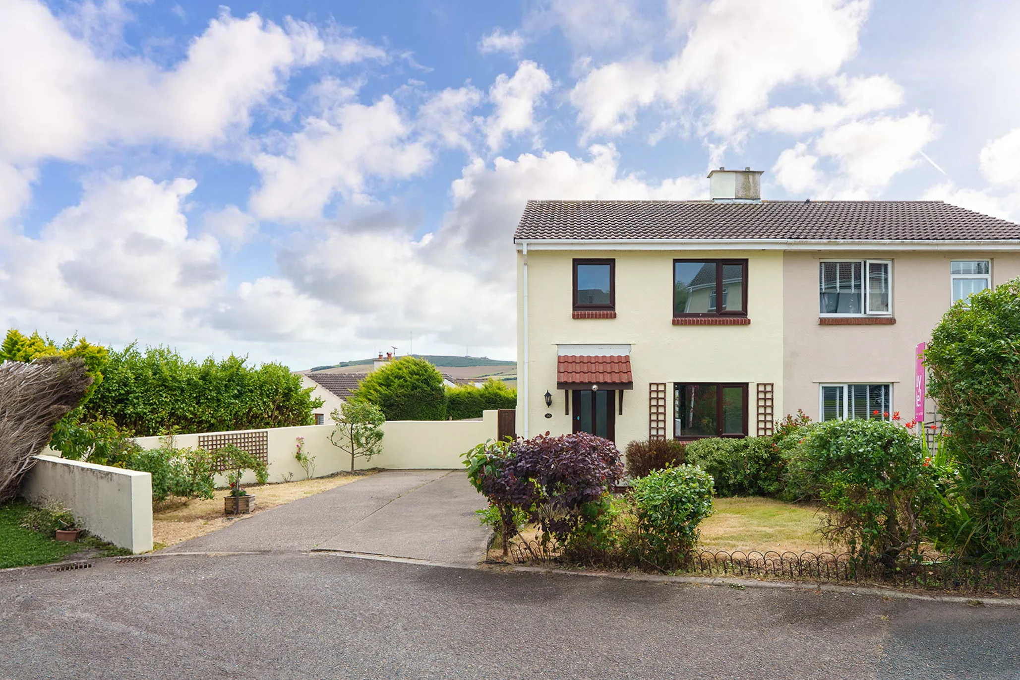 Modern Semi-Detached Home with Conservatory