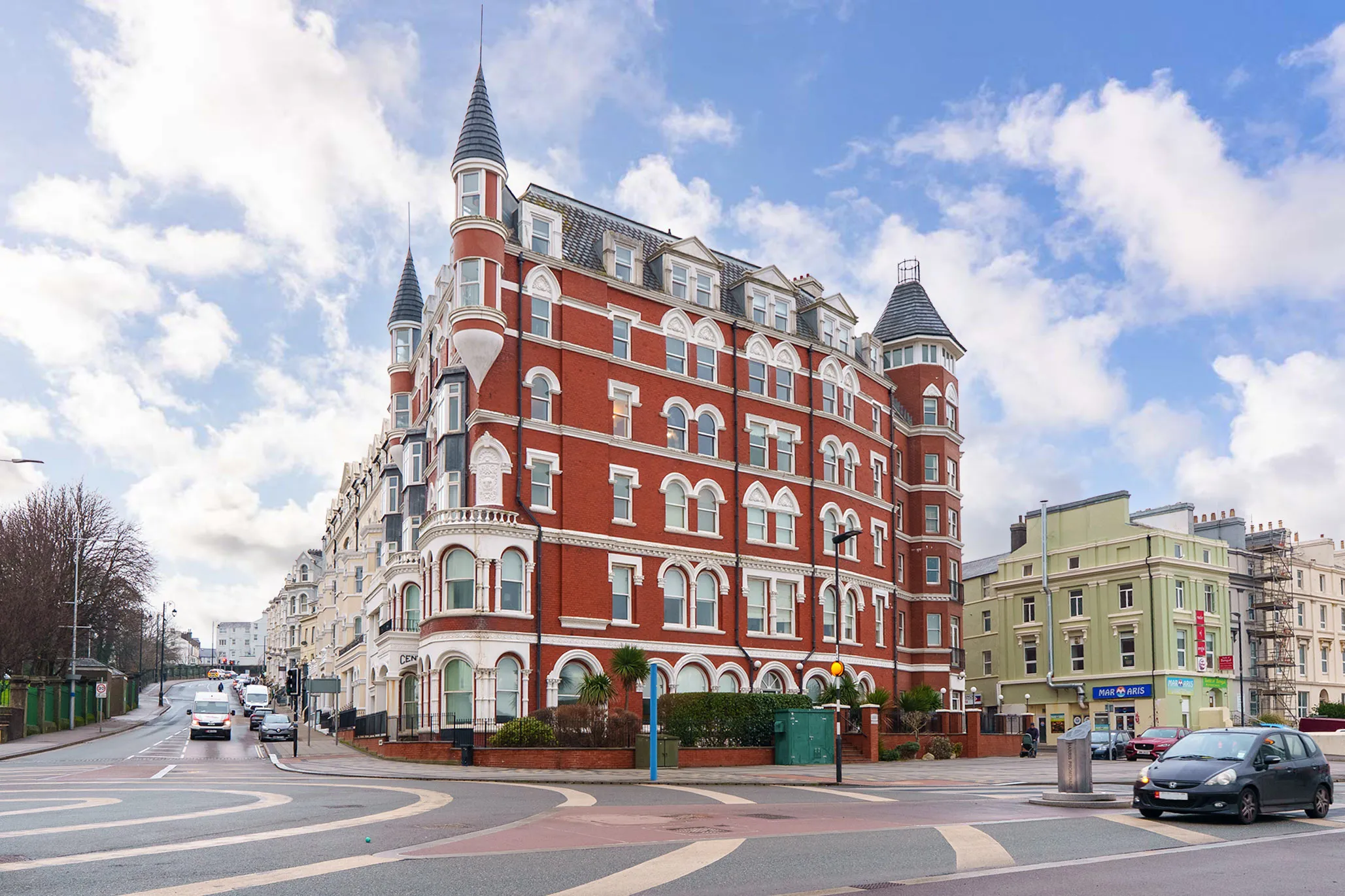 Stunning Modernised Penthouse with Superb Views
