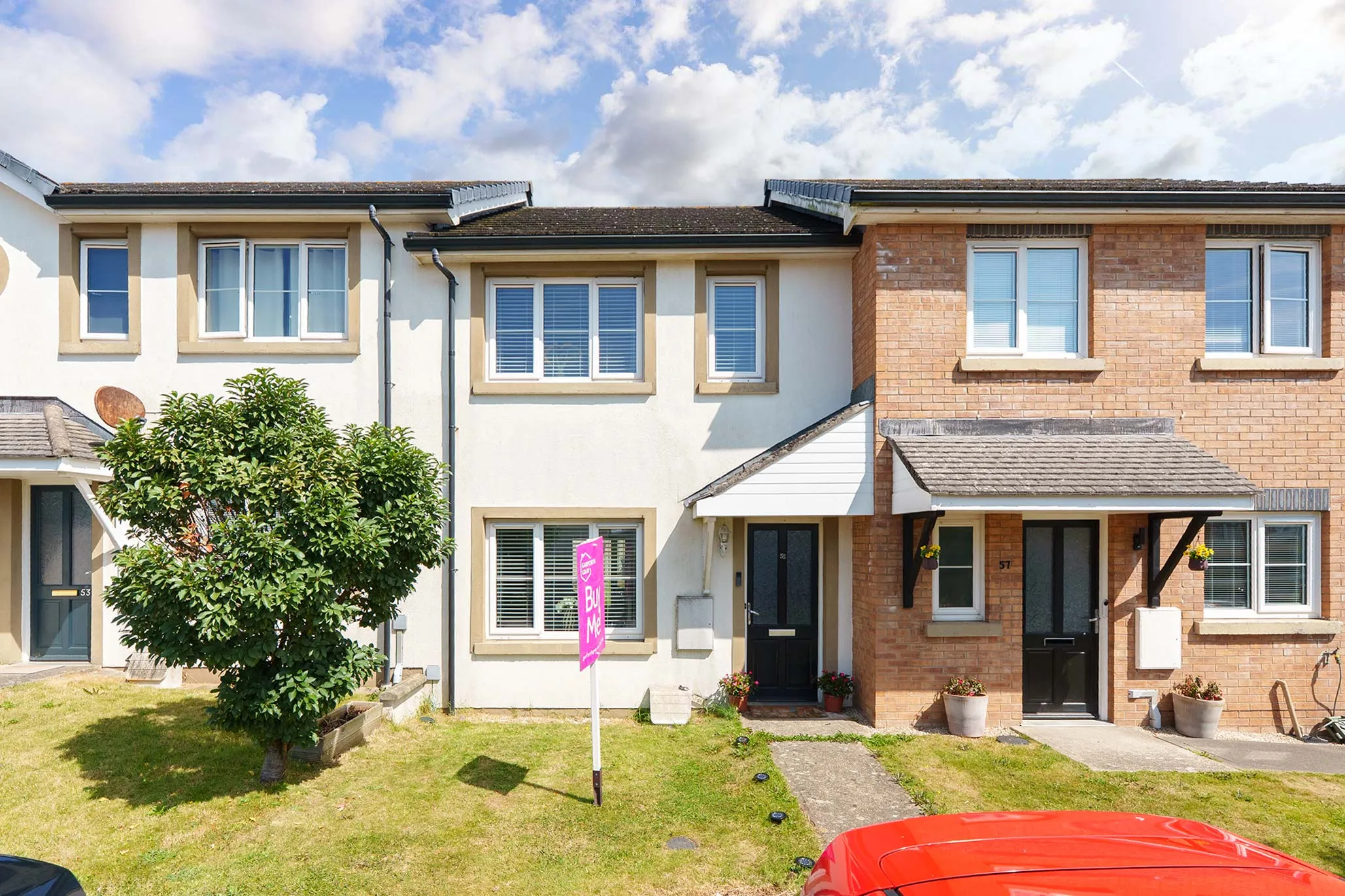 Modern Mid-Terrace Home in a Popular Location