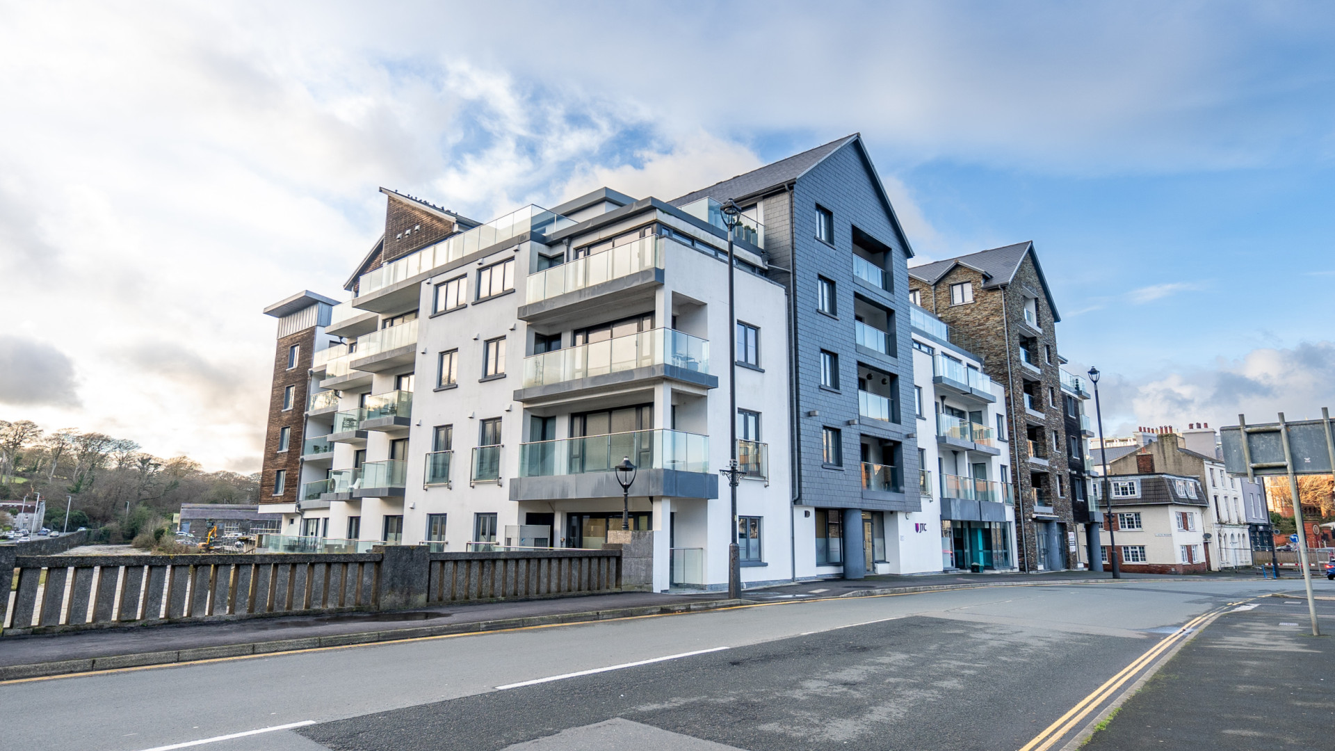 Apt. 11 Quay West, Bridge Road, Douglas, IM1 5AG