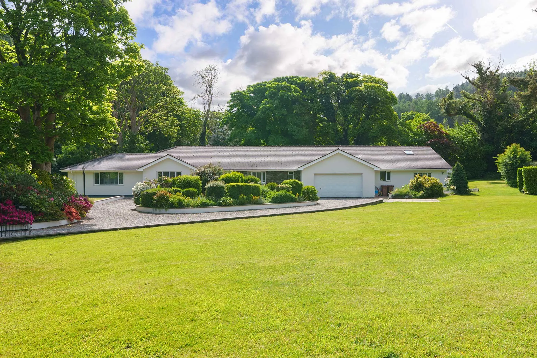 Stunning Home with 2 Bed Annex and Set in 1 Acre