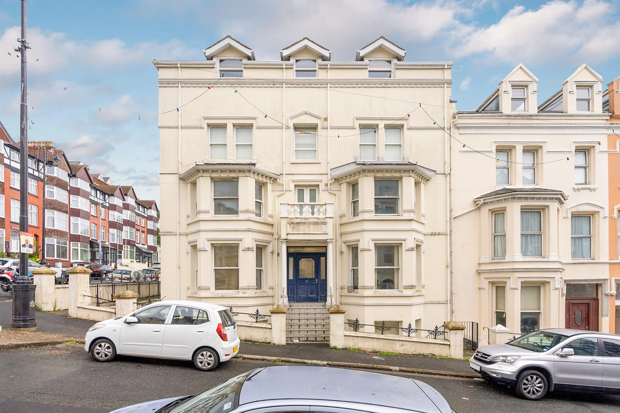 Top Floor Purpose Built Apartment with Parking