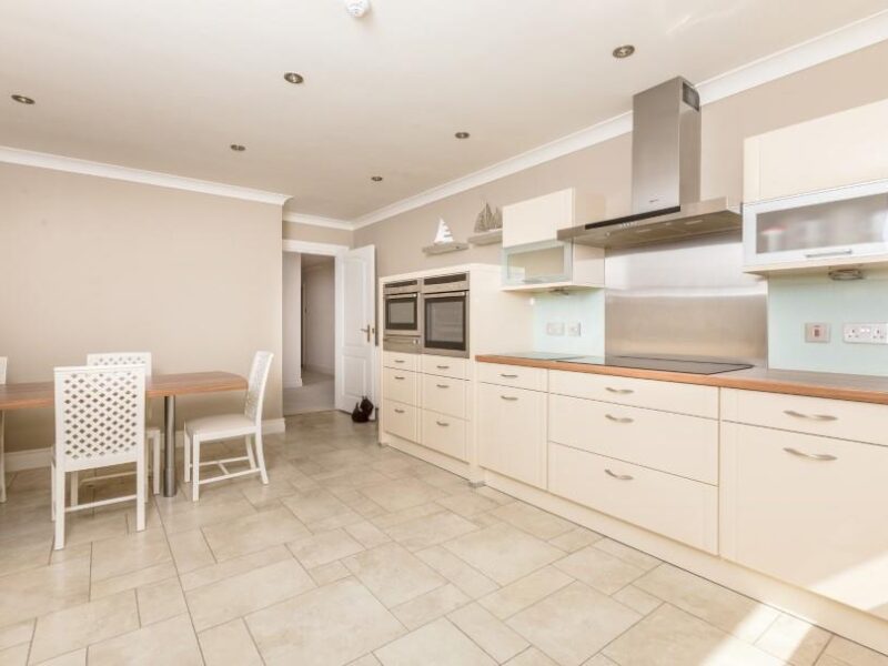 27 King Edward Bay, photograph 7