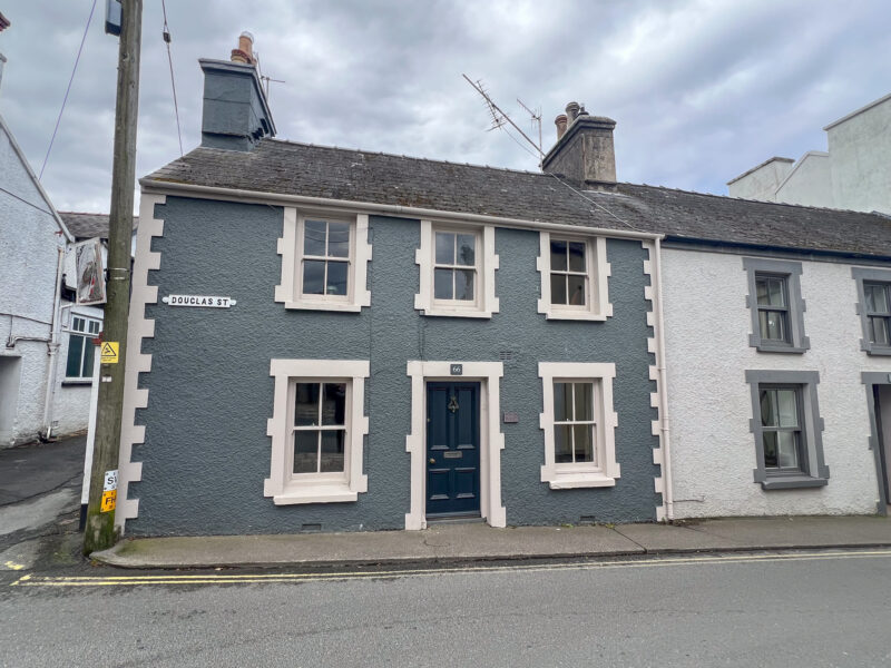 66 Douglas Street
