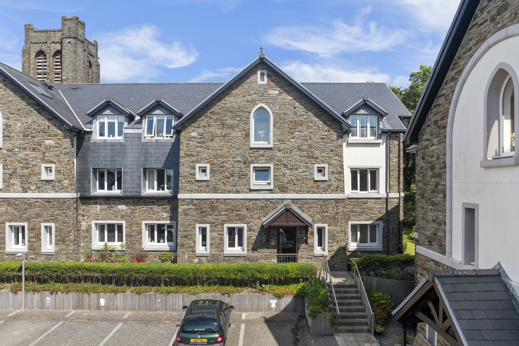 27 St Ninians Court, St Ninians Road, Douglas