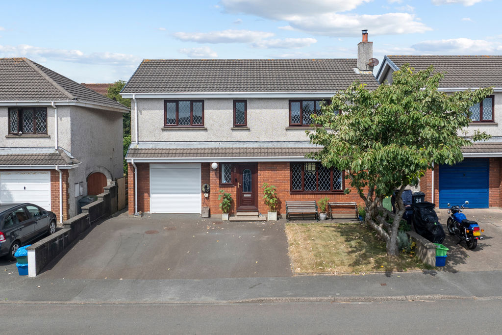 26 Meadow Crescent, Douglas