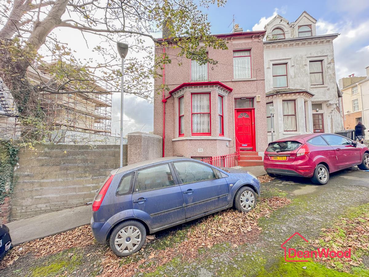 1 Finch Hill Grove, Douglas