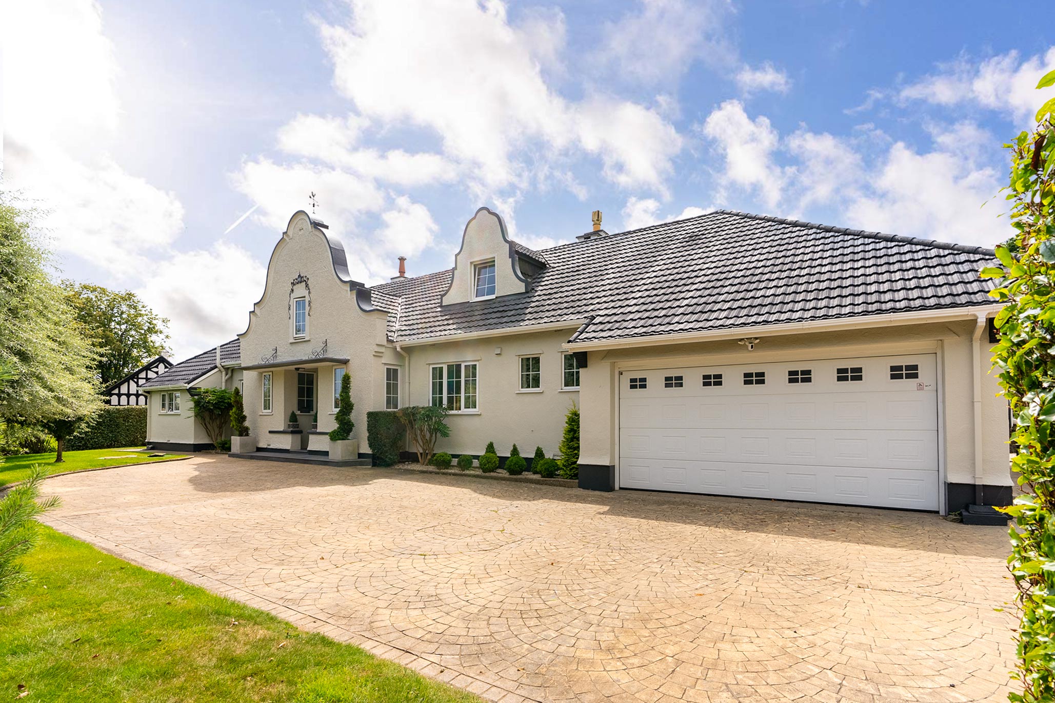 Beautiful Family Home in a Parkland Style Setting