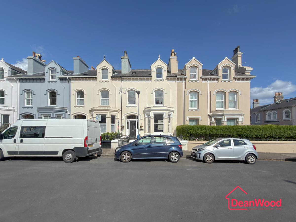14 Queens Avenue, Douglas