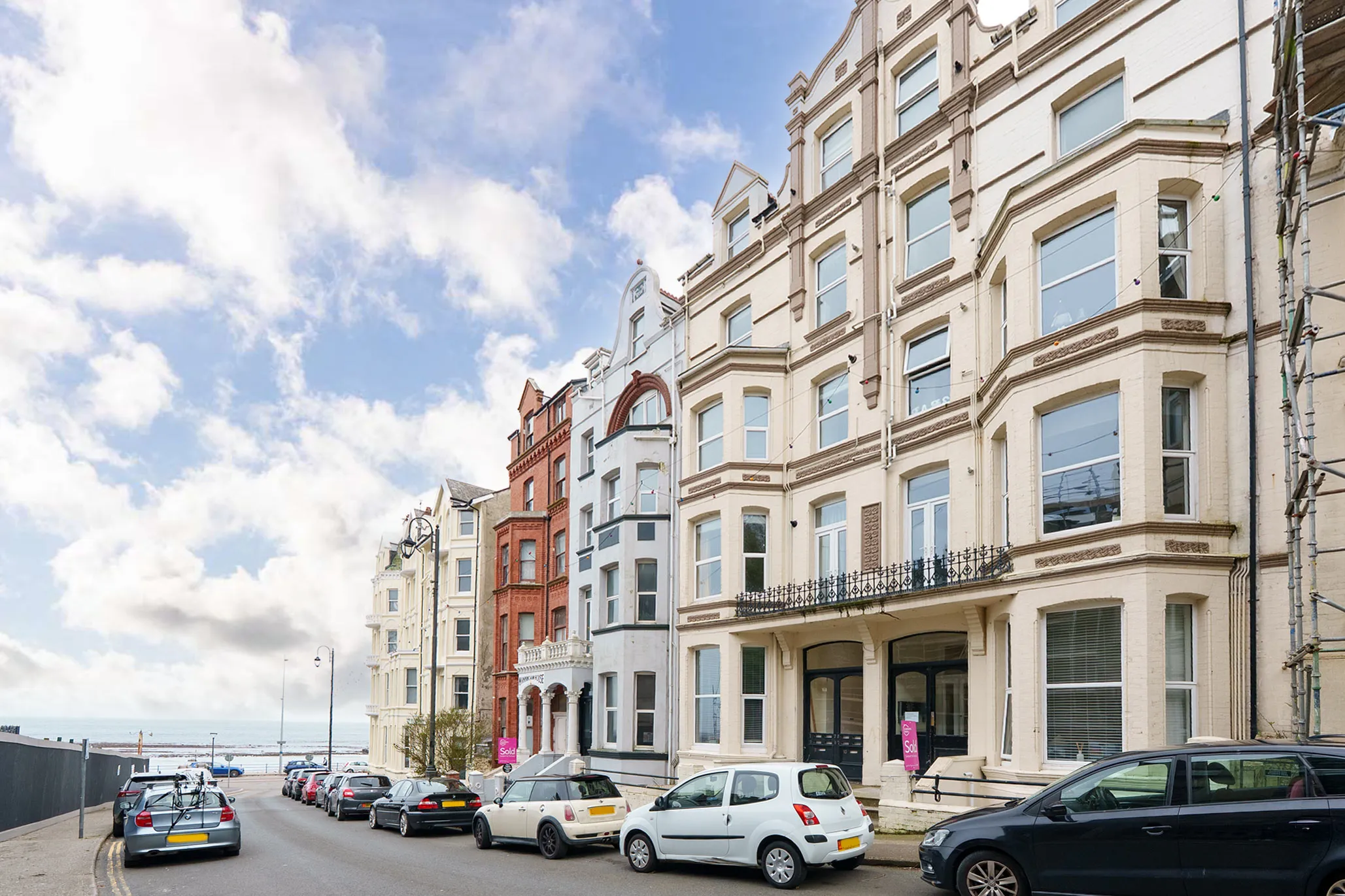 Spacious 3 Bedroom Apartment Next to The Promenade