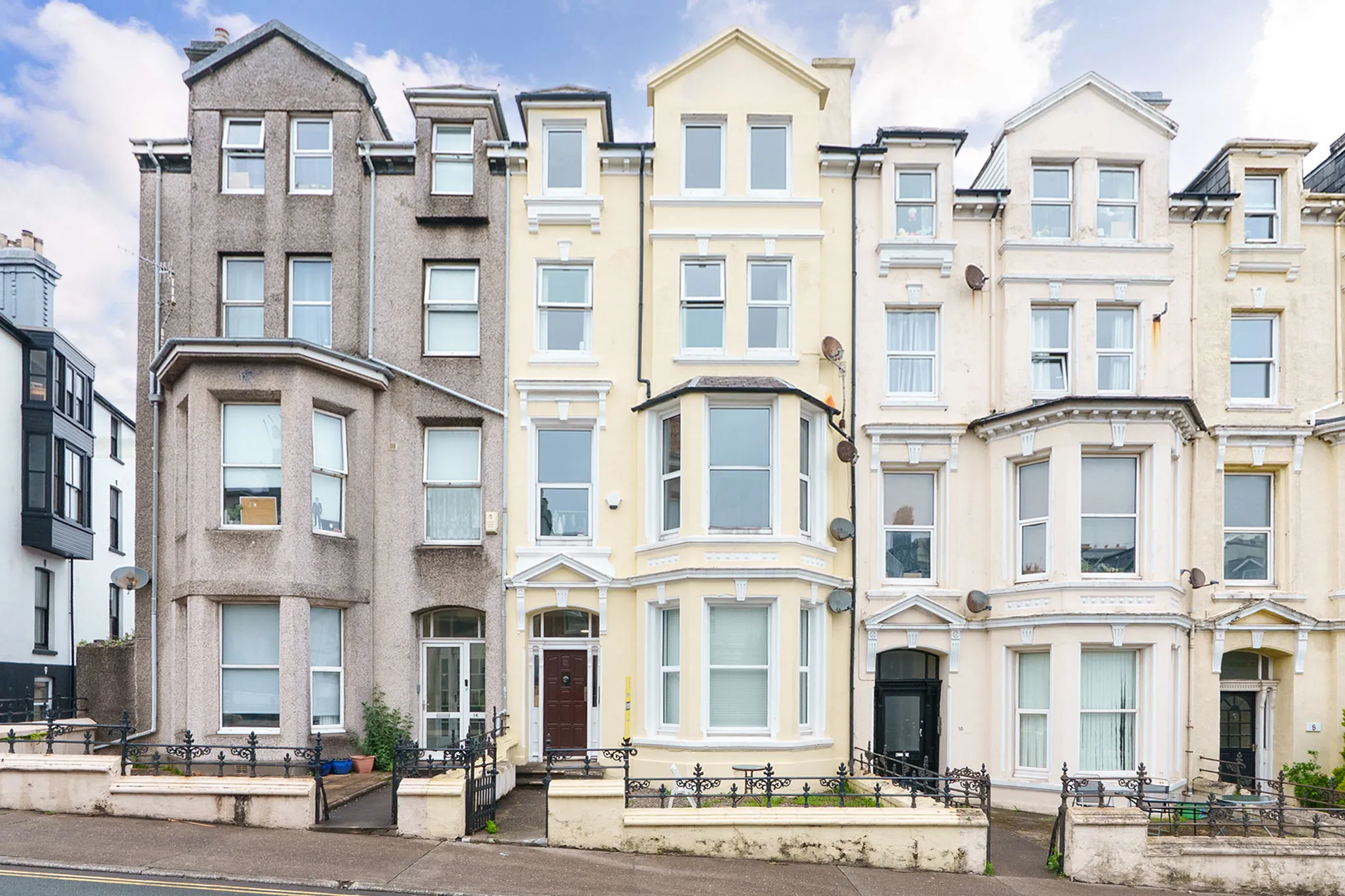 Well Presented 2 Bed Flat With No onward Chain