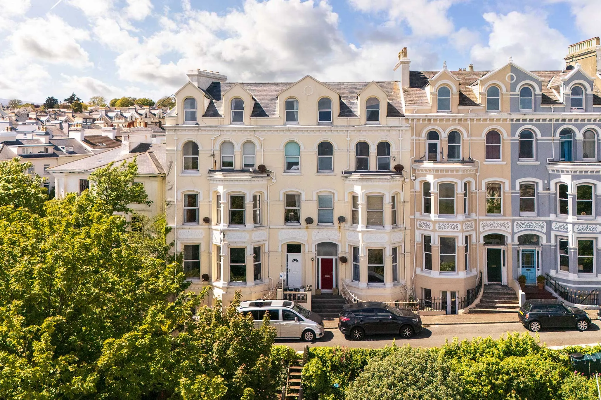 Top Floor 3 Bedroom Apartment with Sea Views