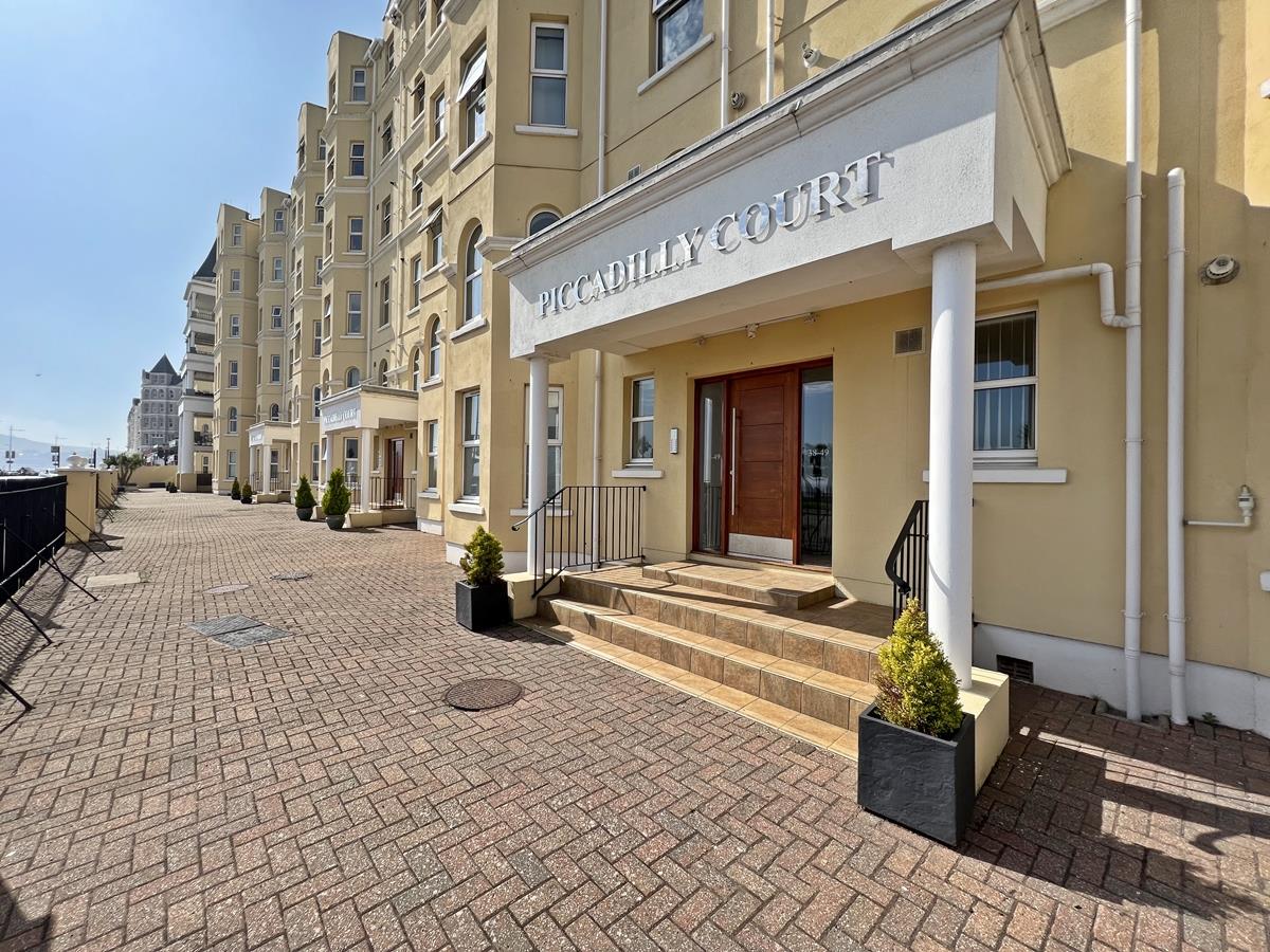 46 Piccadilly Court, Queens Promenade, Douglas, Isle of Man