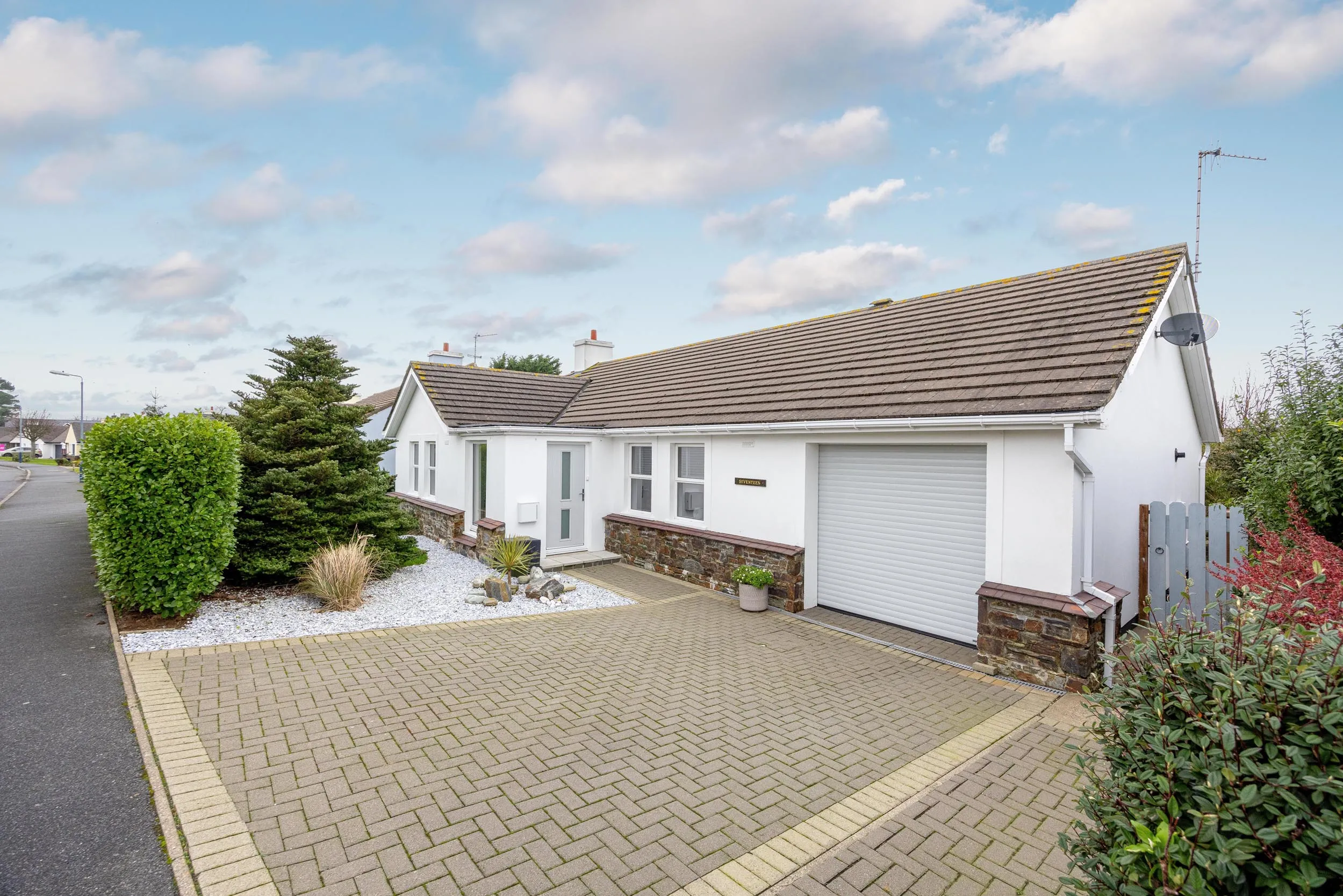 Stunning Extended Bungalow with a Lovely Garden