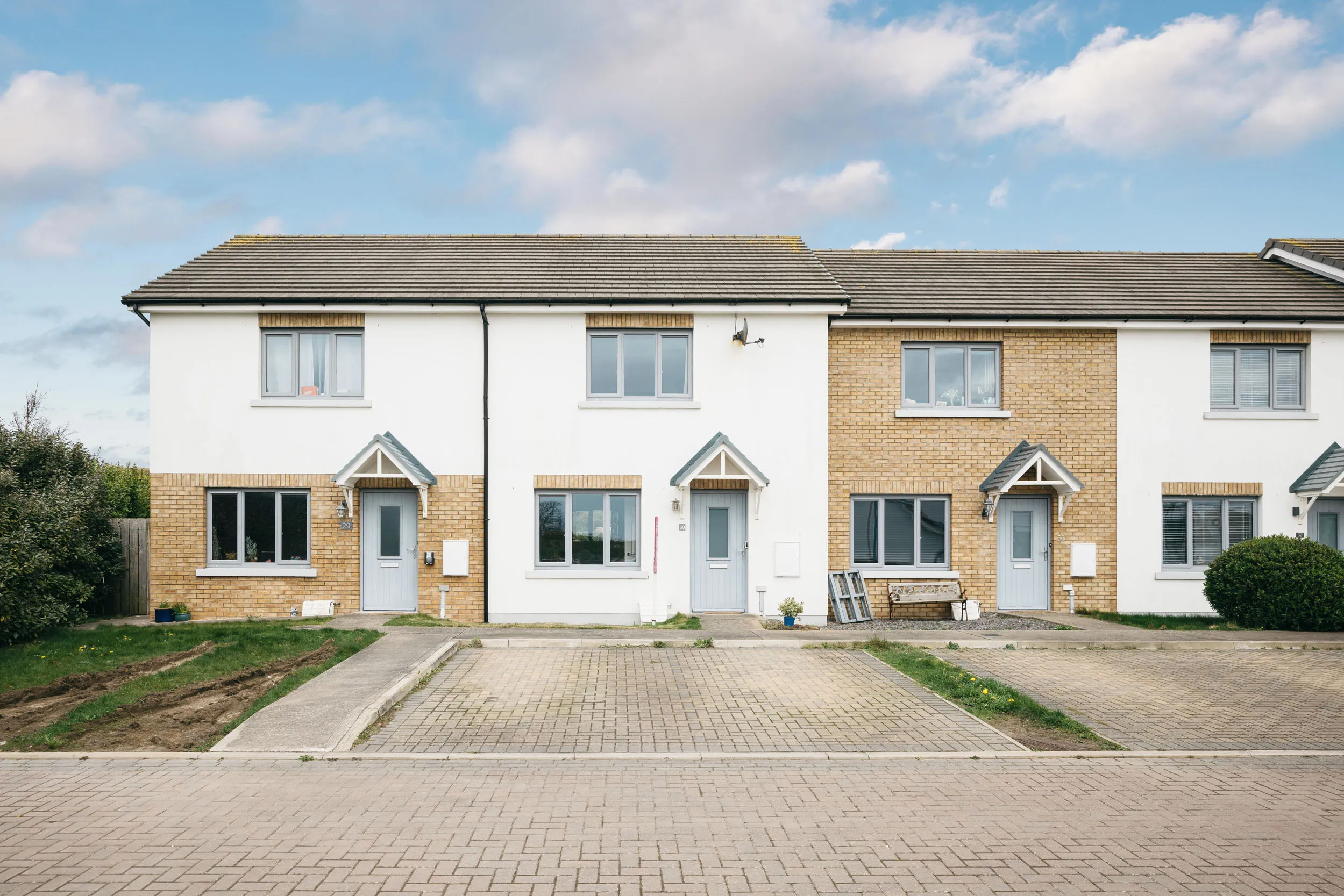 Modern Two Bed Home Close to Coast & Amenities