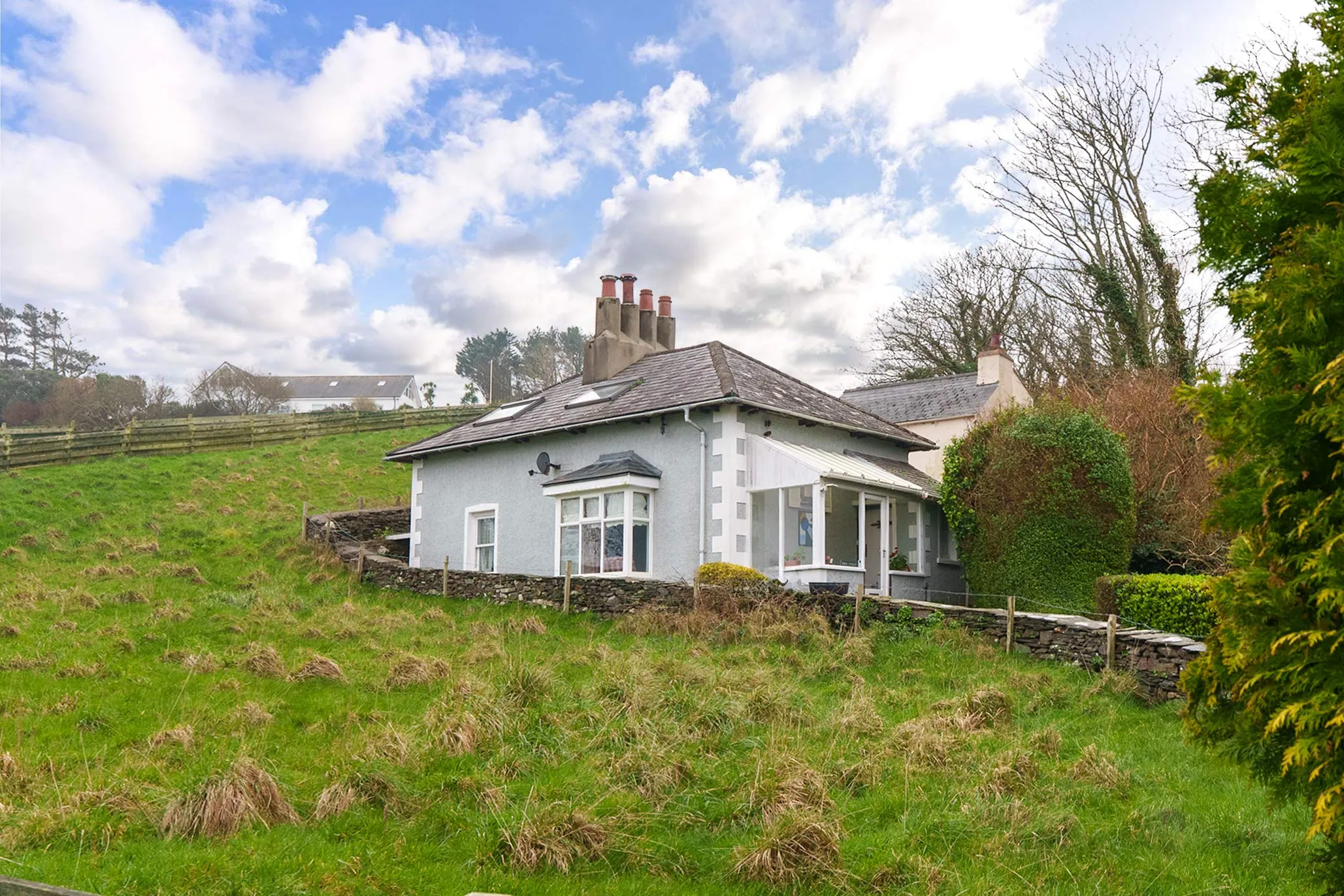 Detached Cottage with Garage & No Onward Chain