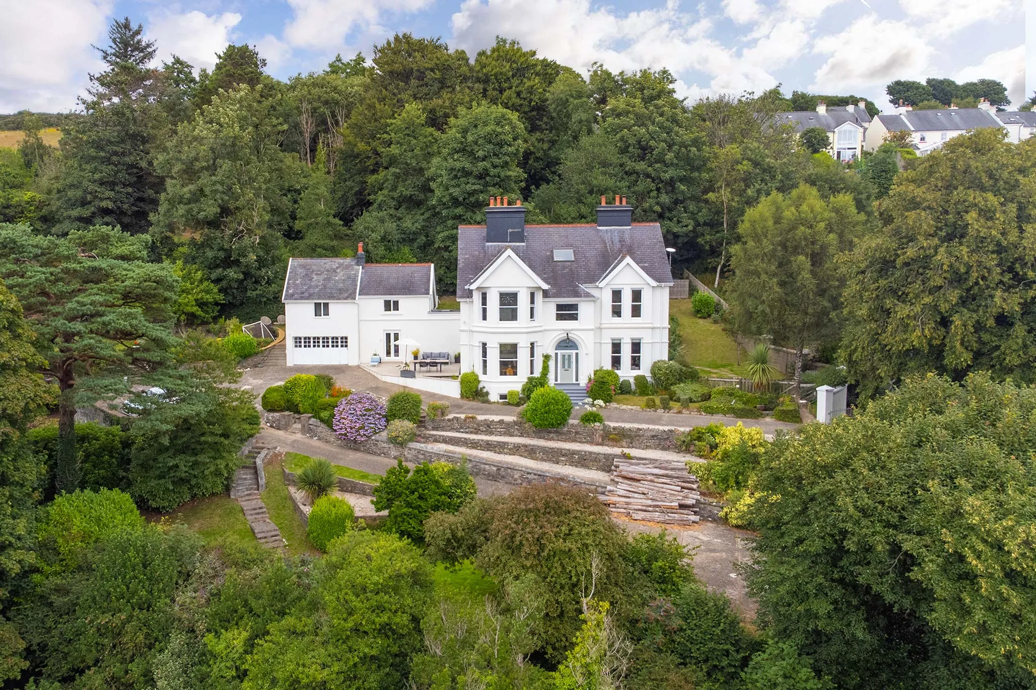 Elegant Period Home with Stylish Modern Fitments