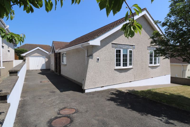 Ashberry Avenue, Douglas