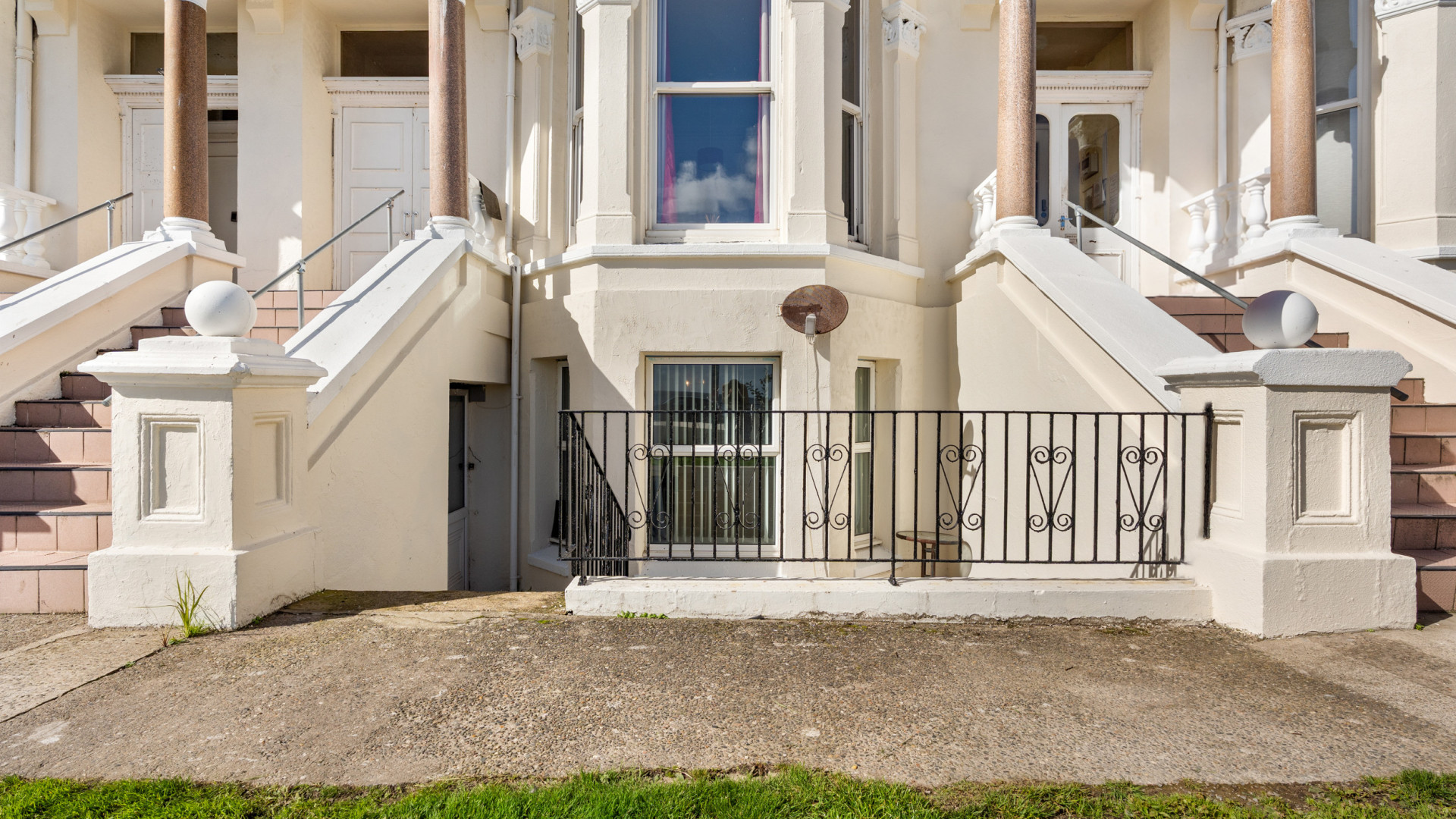 Apt. 11 Marlborough Court Apartments, Castle Terrace, Central Promenade, Douglas, IM2 4LH