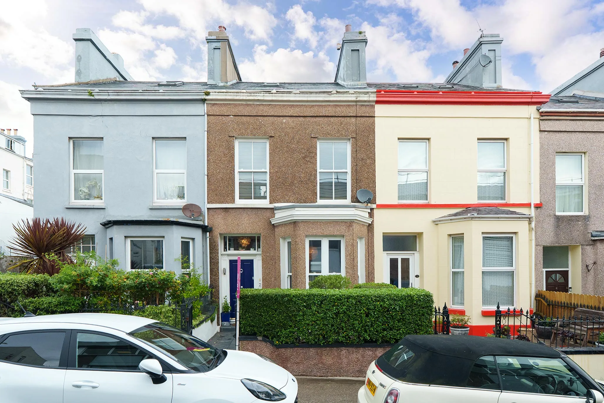 Beautifully Presented Townhouse with Parking