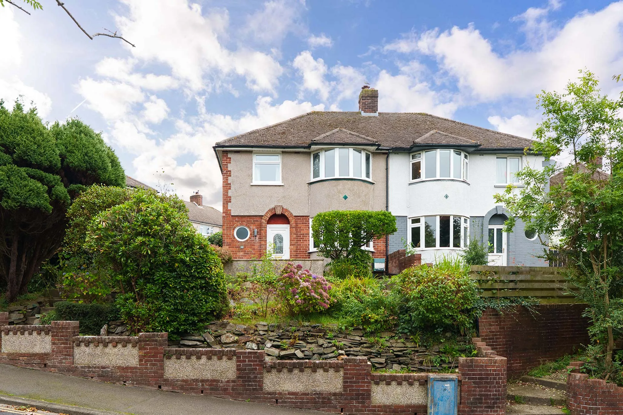 Traditional Semi with Parking & No Onward Chain