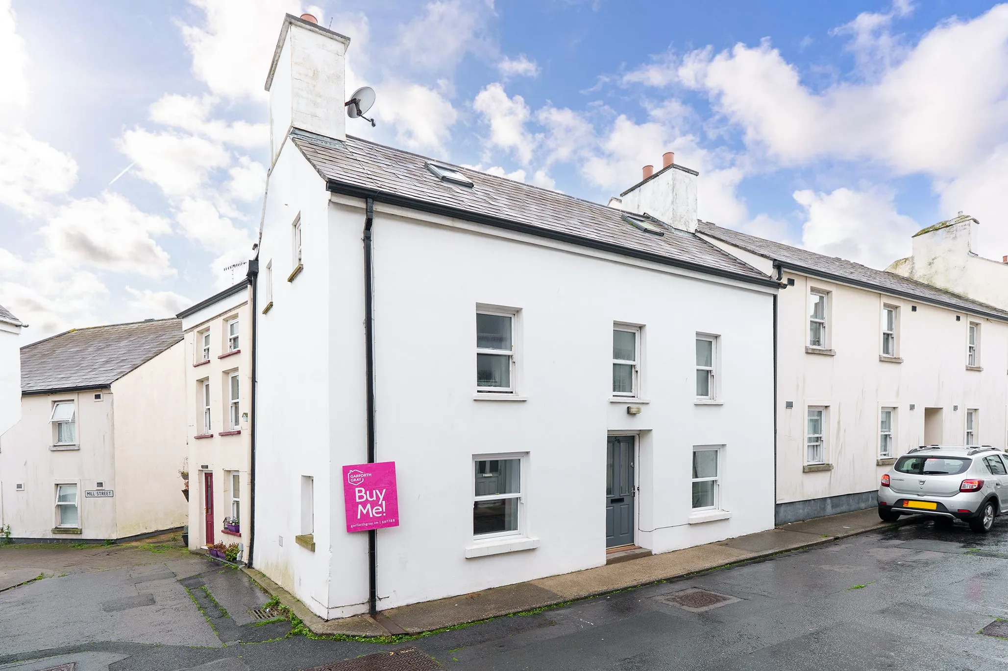 Quaint Character Cottage in Castletown