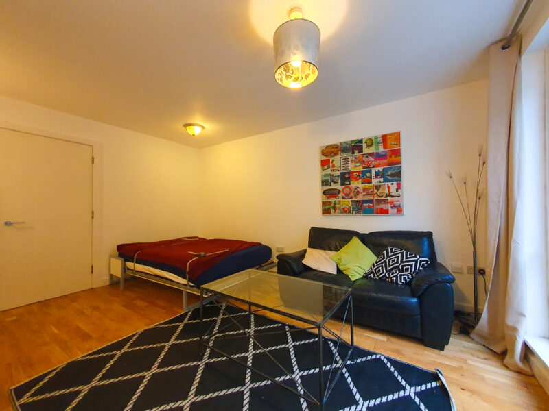 16 Spectrum Apartments, photograph 4