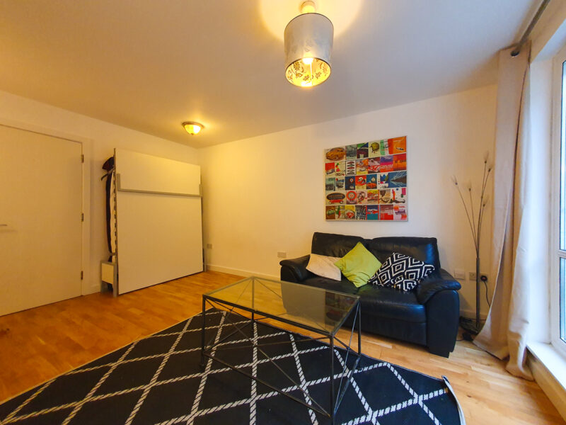 16 Spectrum Apartments, photograph 3