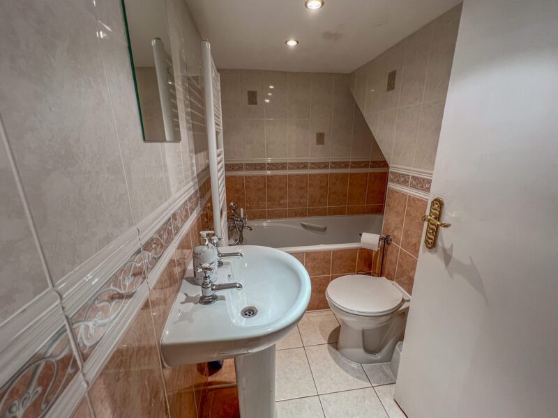 Apartment 1, Imperial House, 5 Shore Road, photograph 13
