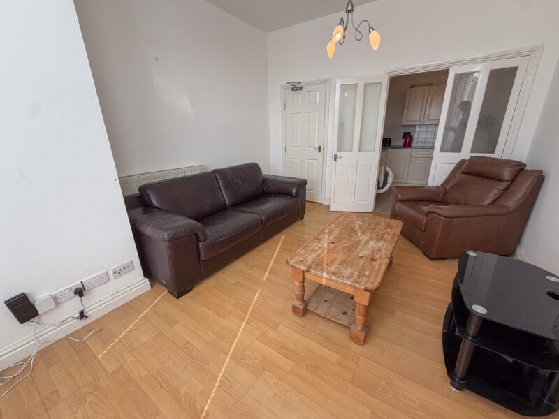 Flat 1, 9 Belmont Terrace, photograph 2