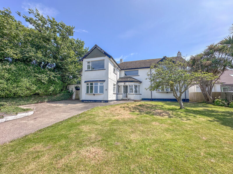 Thalloo Ard, 19 Queens Drive, Peel