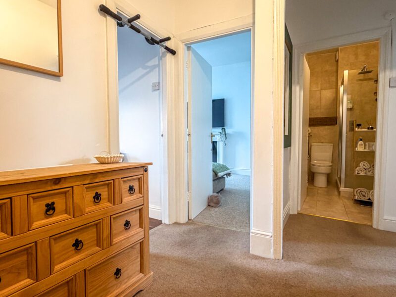 Apt 4, Lyndley Court, Rosemount, Douglas, photograph 9