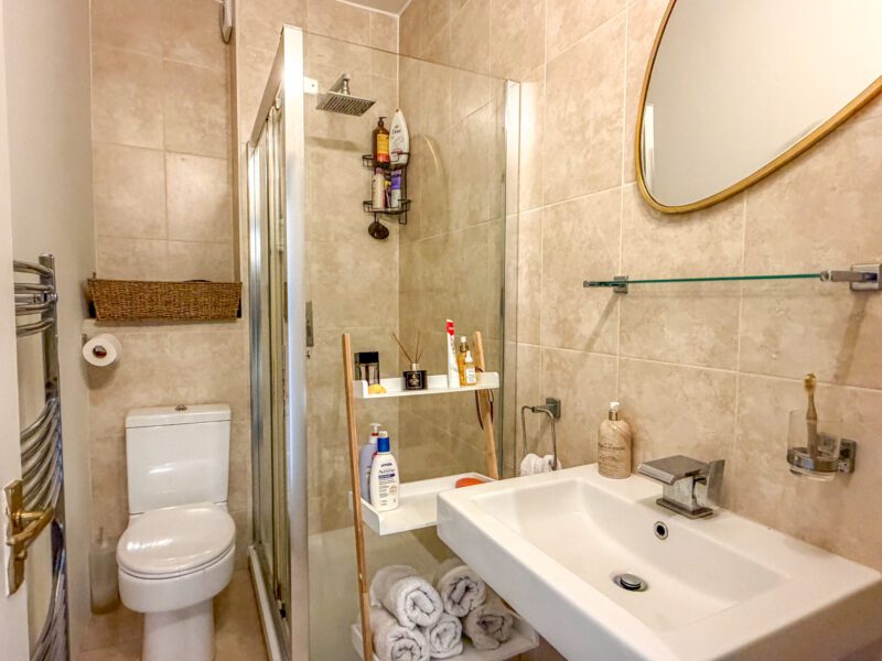 Apt 4, Lyndley Court, Rosemount, Douglas, photograph 13