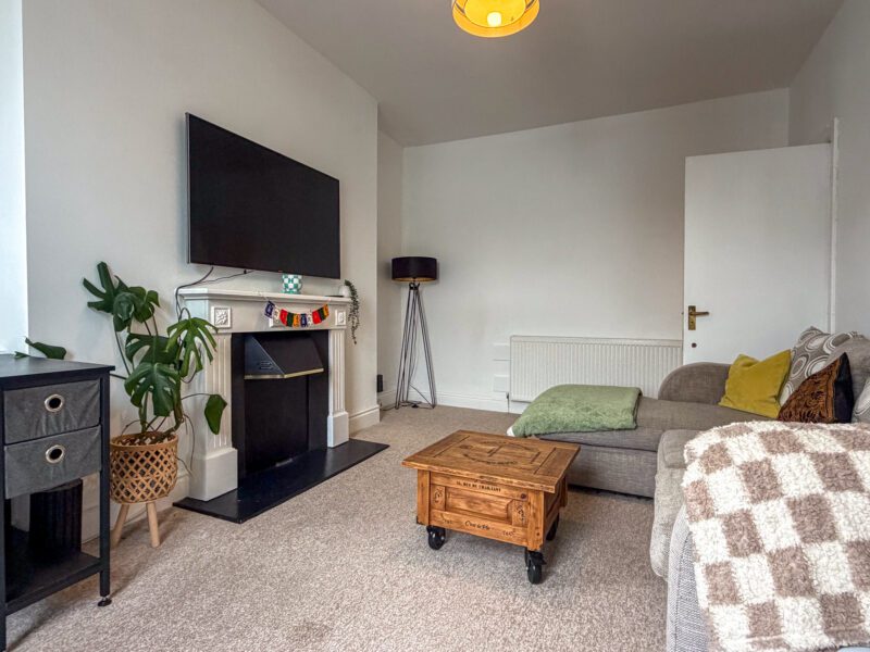 Apt 4, Lyndley Court, Rosemount, Douglas, photograph 4