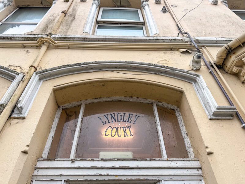 Apt 4, Lyndley Court, Rosemount, Douglas, photograph 2