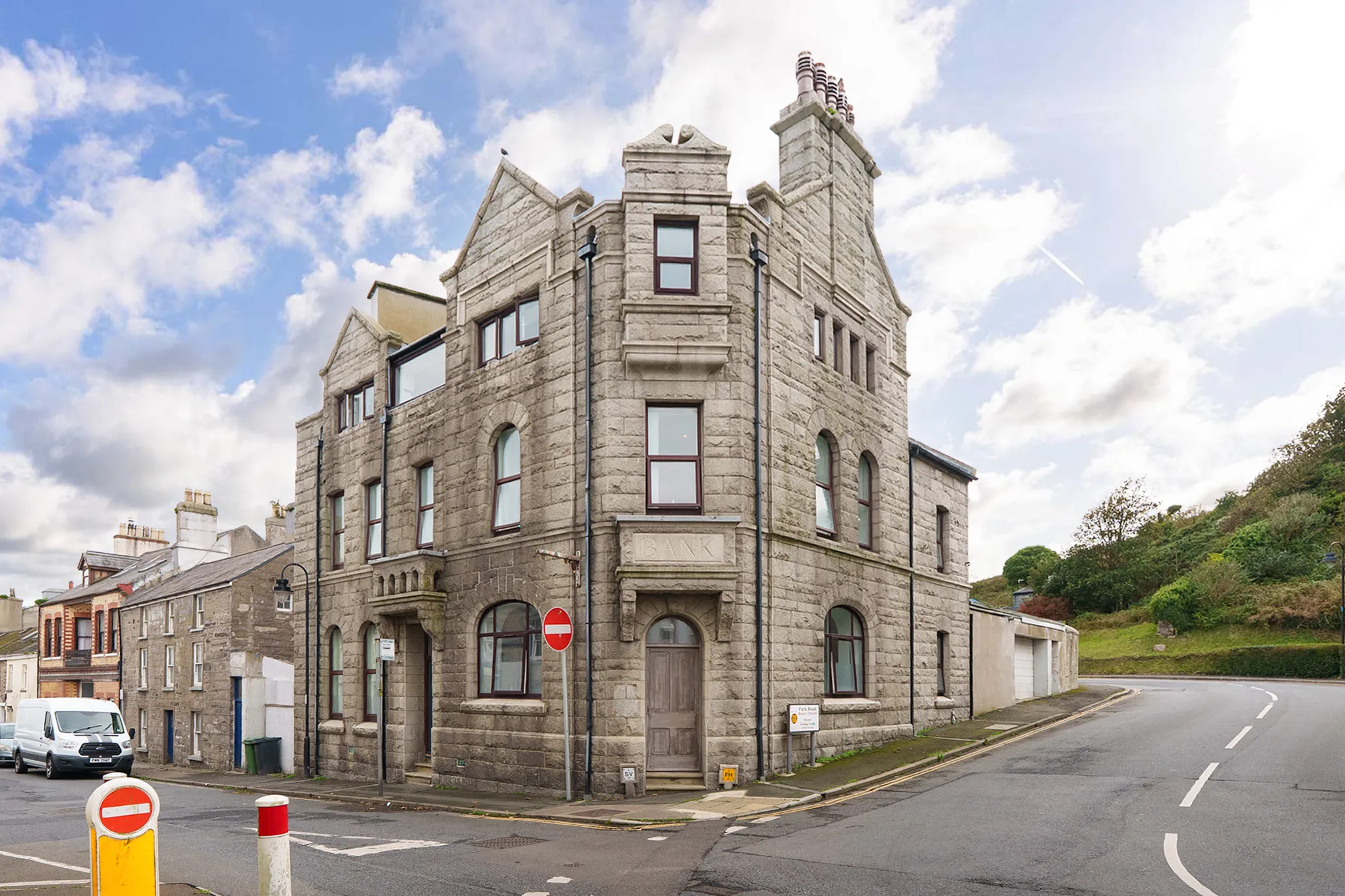 Unique Mixed-Use Property with Sea Views