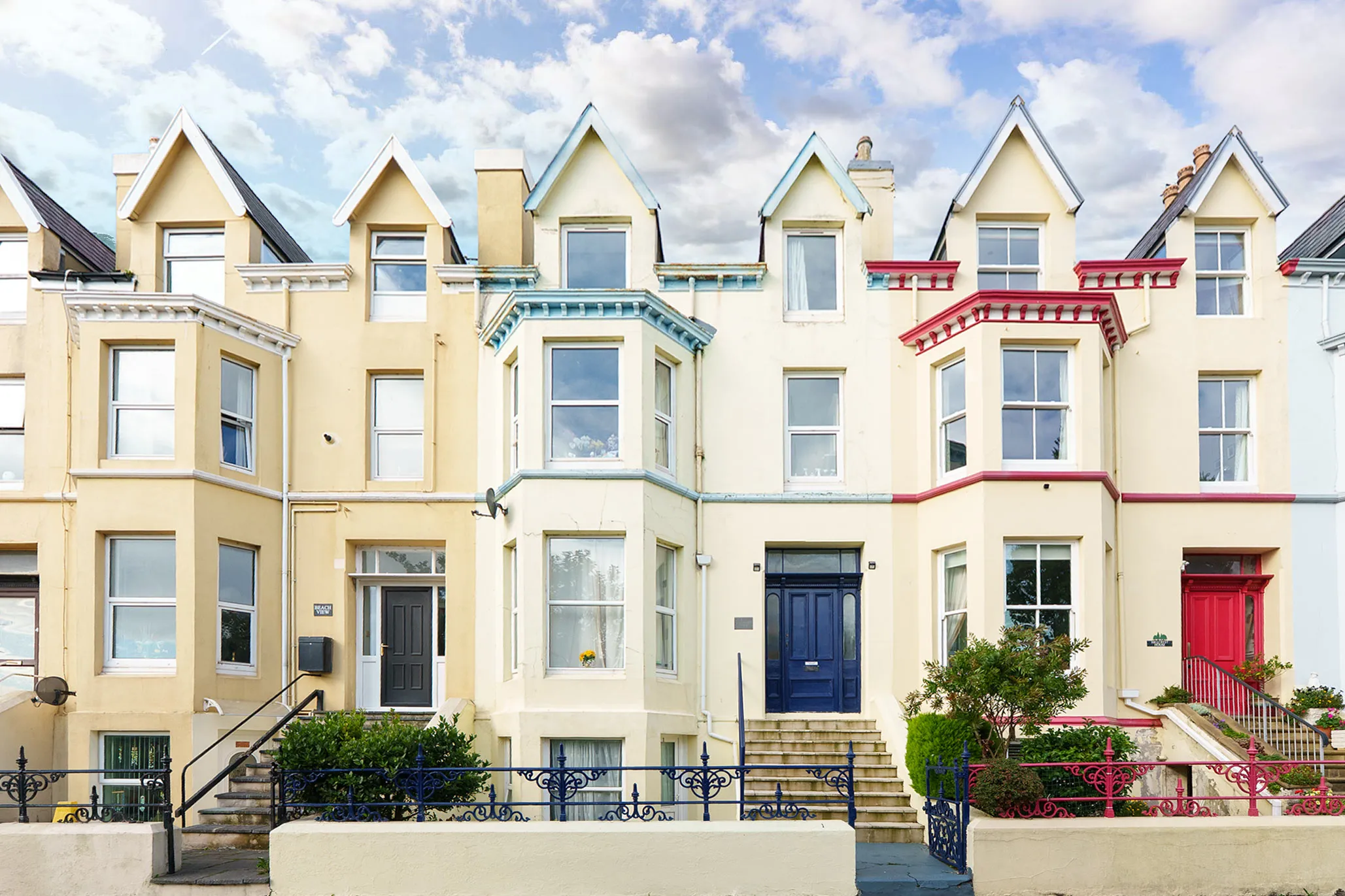 Beautifully Modernised Flat with No Onward Chain