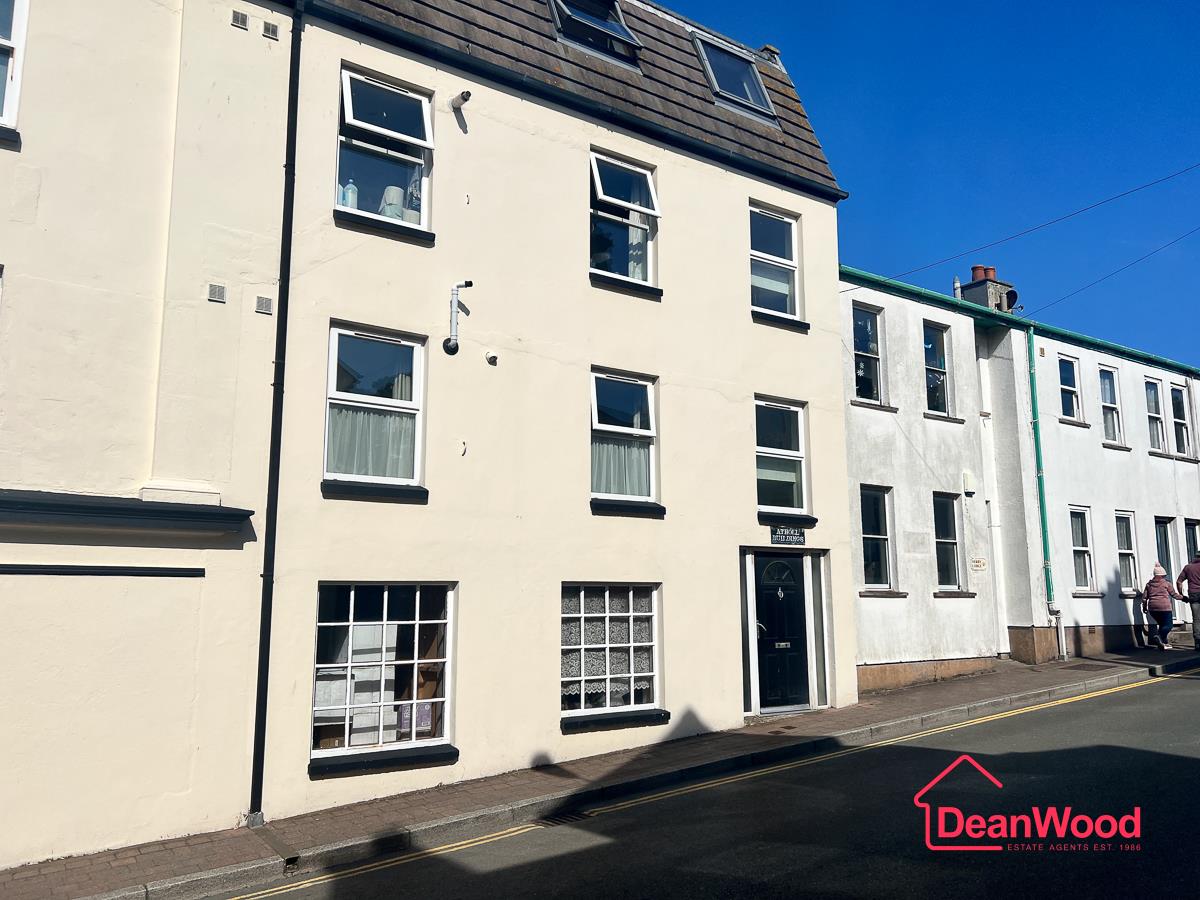 Apartment 8, Athol Buildings, Peel, Isle of Man